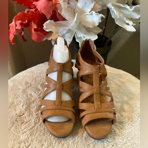 Sandals with heels by Easy Street